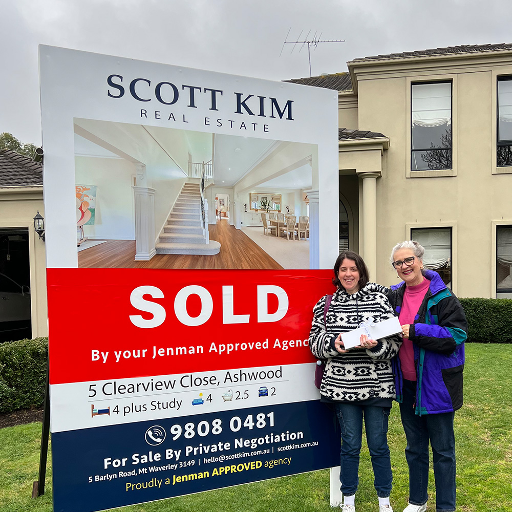 Buyer Georgie & Kat 5 Clearview