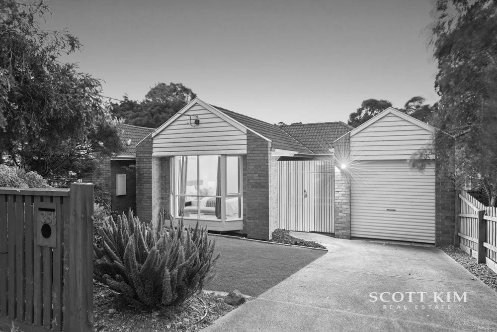 35B Therese Avenue,  MOUNT WAVERLEY  VIC