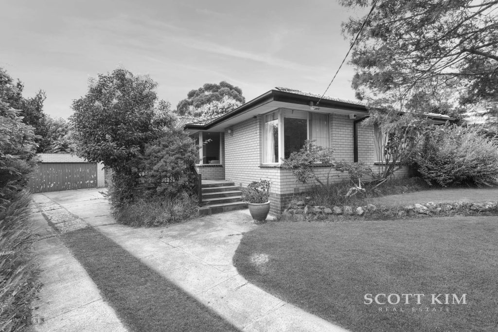11 Katandra Court,  MOUNT WAVERLEY  VIC