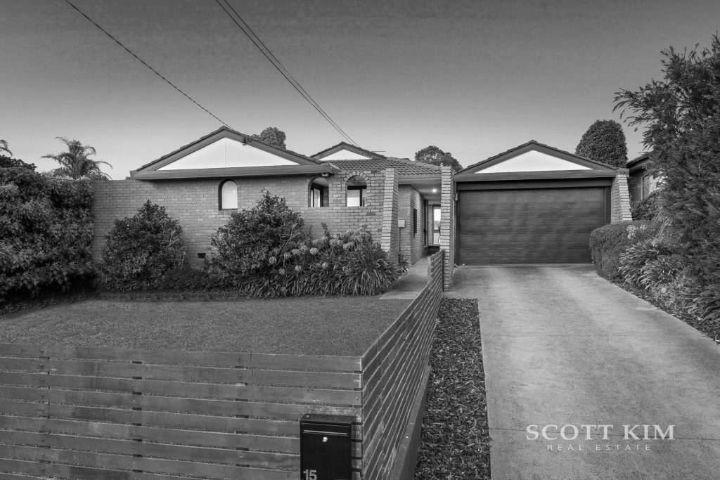15 Bruford Avenue,  WHEELERS HILL  VIC
