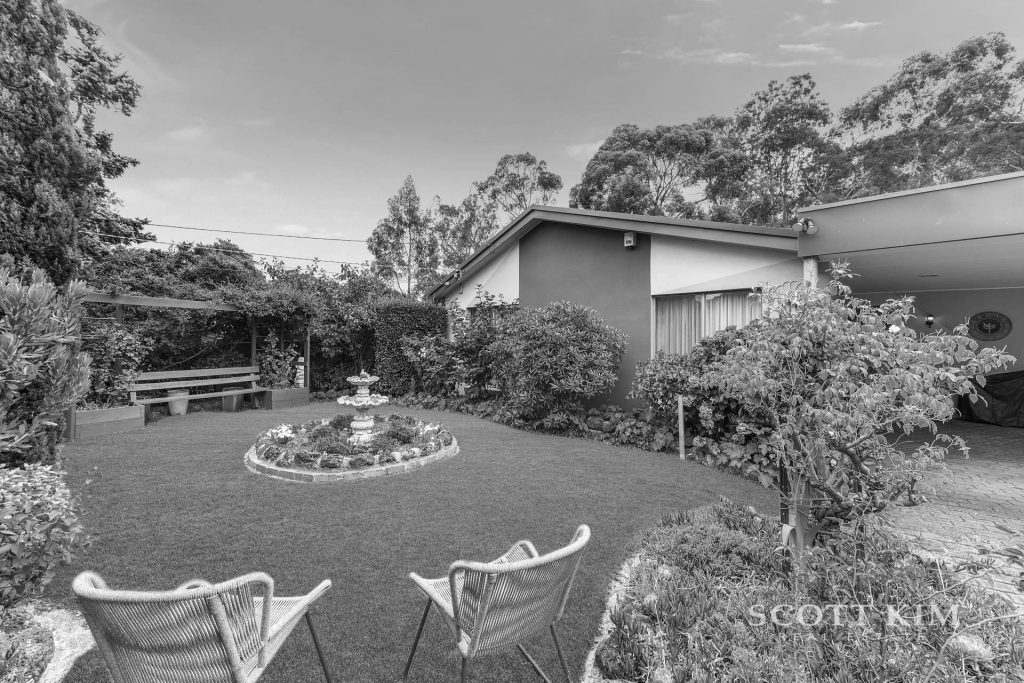 11 Stoneleigh Avenue,  BORONIA  VIC