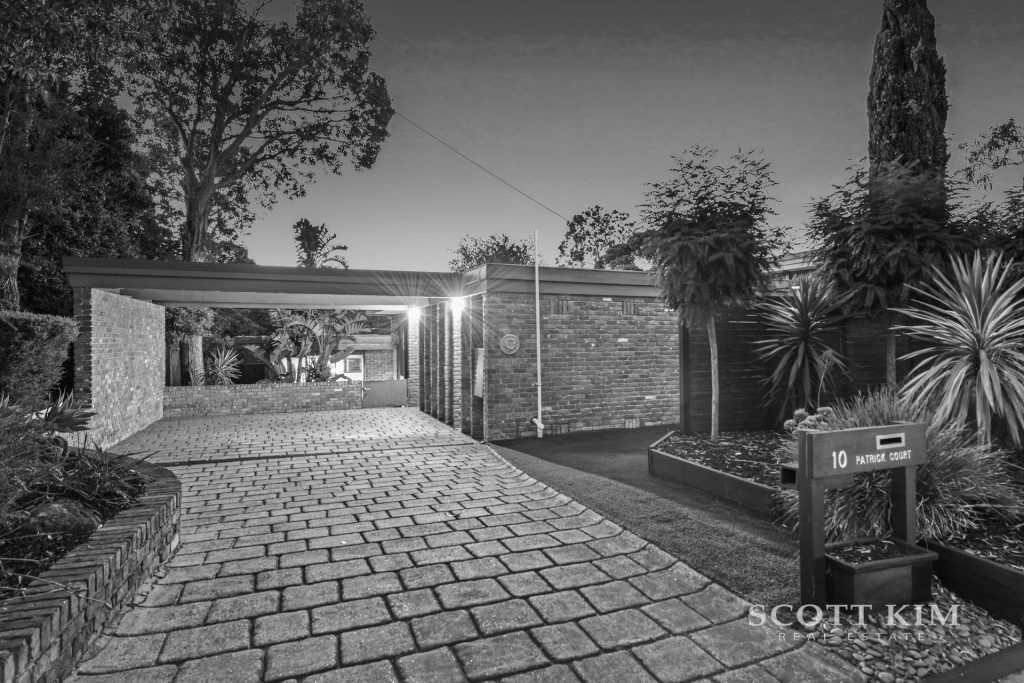 10 Patrick Court,  WHEELERS HILL  VIC