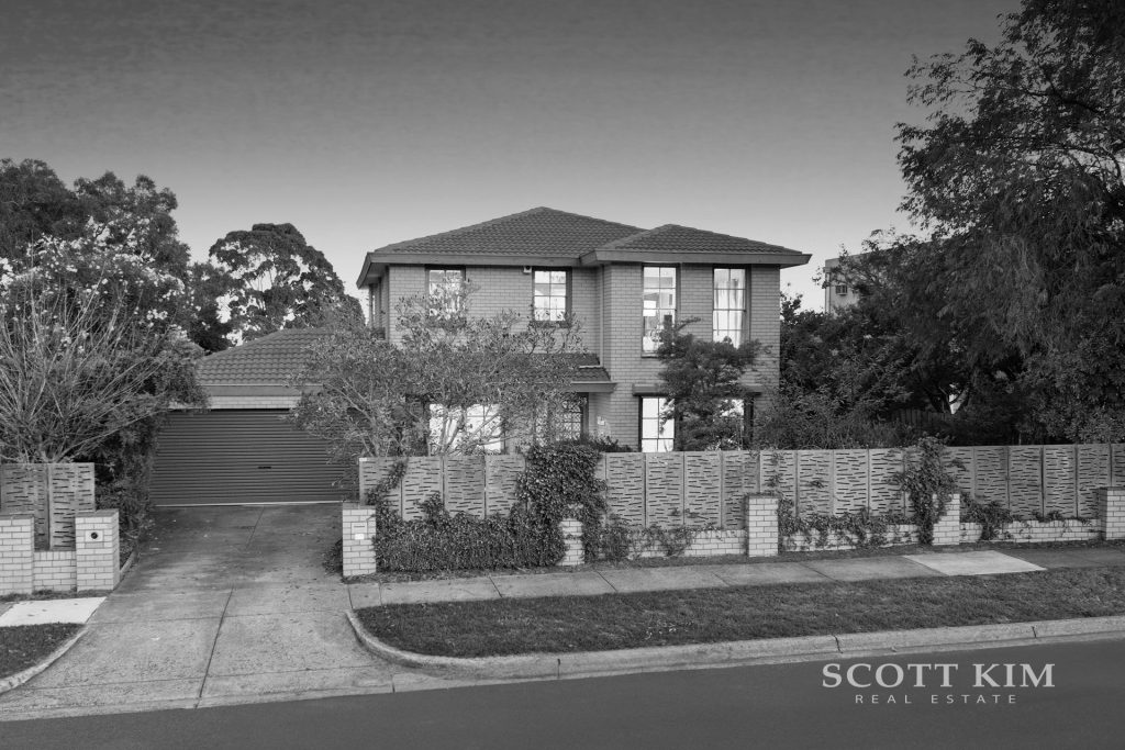 46 Highvale Road,  GLEN WAVERLEY  VIC