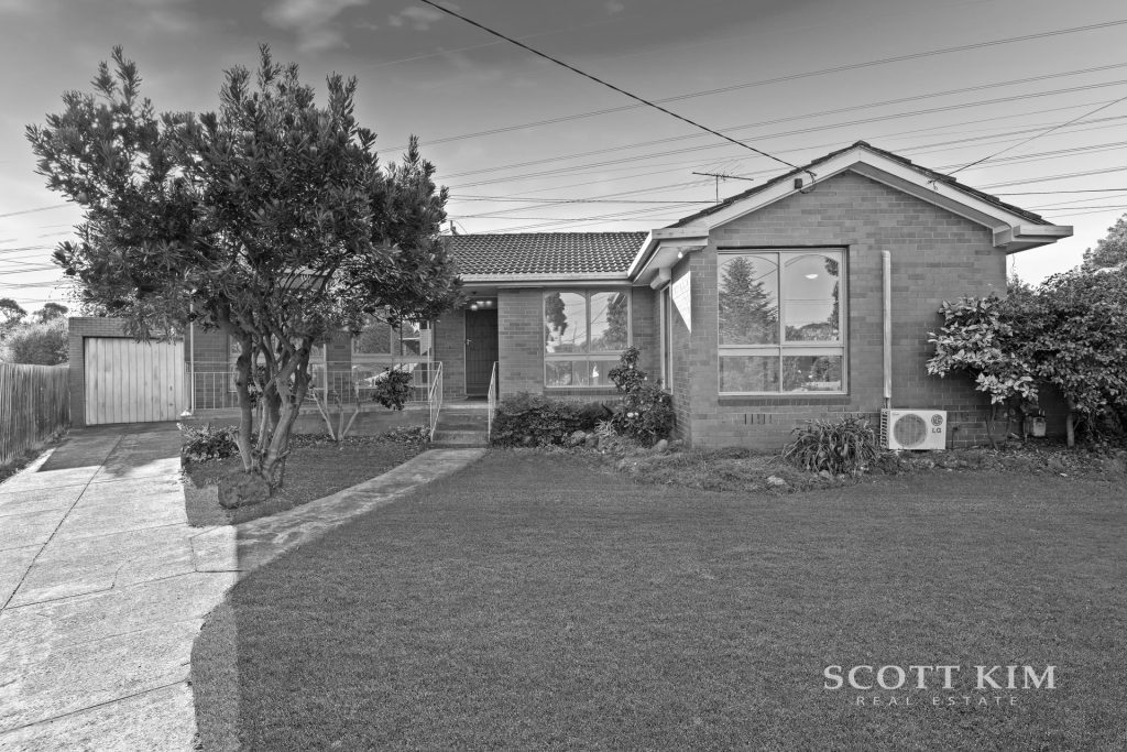 27 Windella Crescent,  GLEN WAVERLEY  VIC
