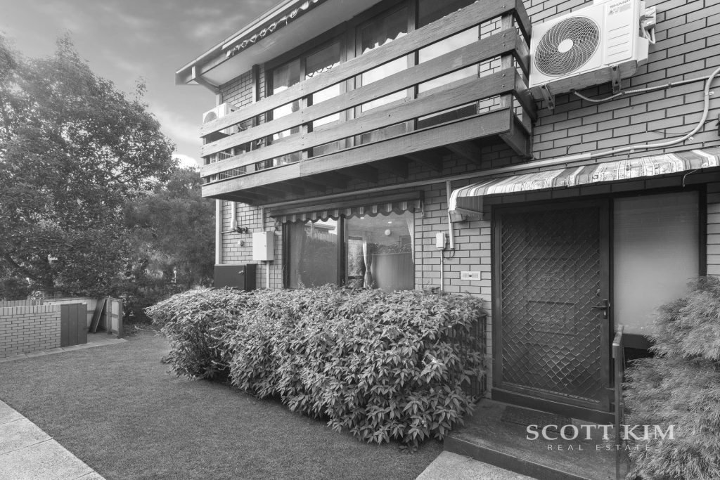 1/1548-1550 Malvern Road,  GLEN IRIS  VIC
