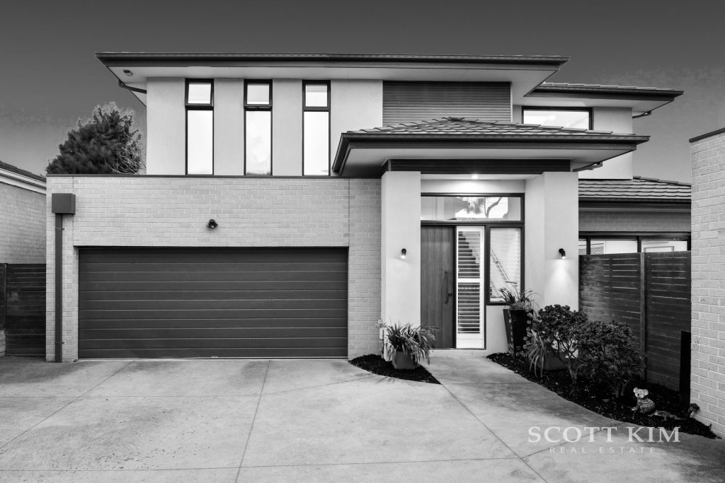 2/334 Waverley Road,  MOUNT WAVERLEY  VIC