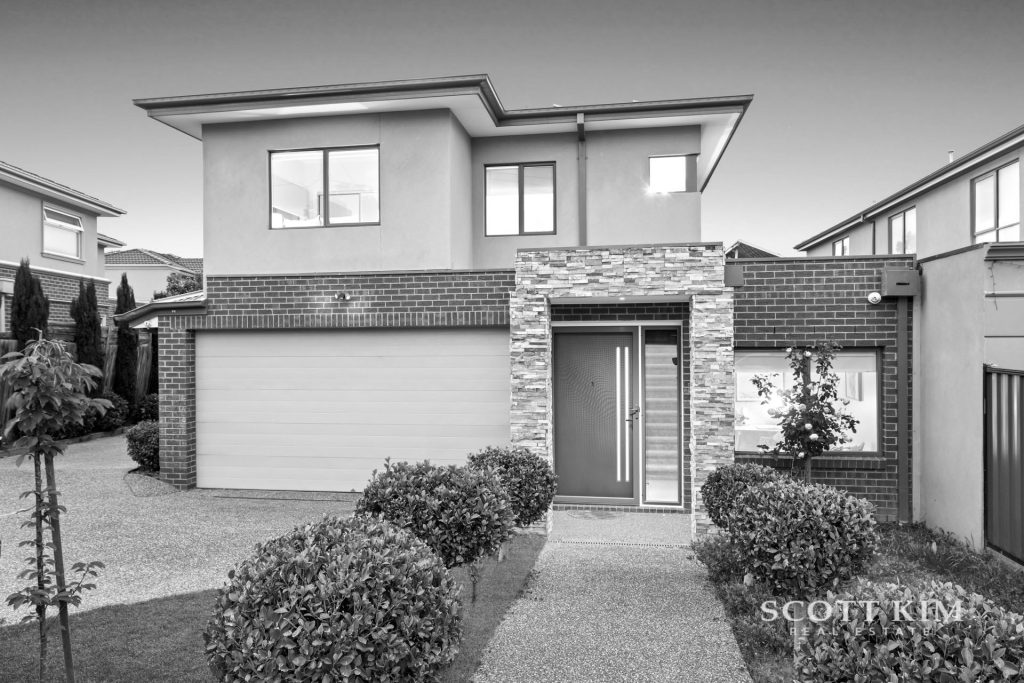 1/9 Persimmon Court,  DONCASTER  VIC