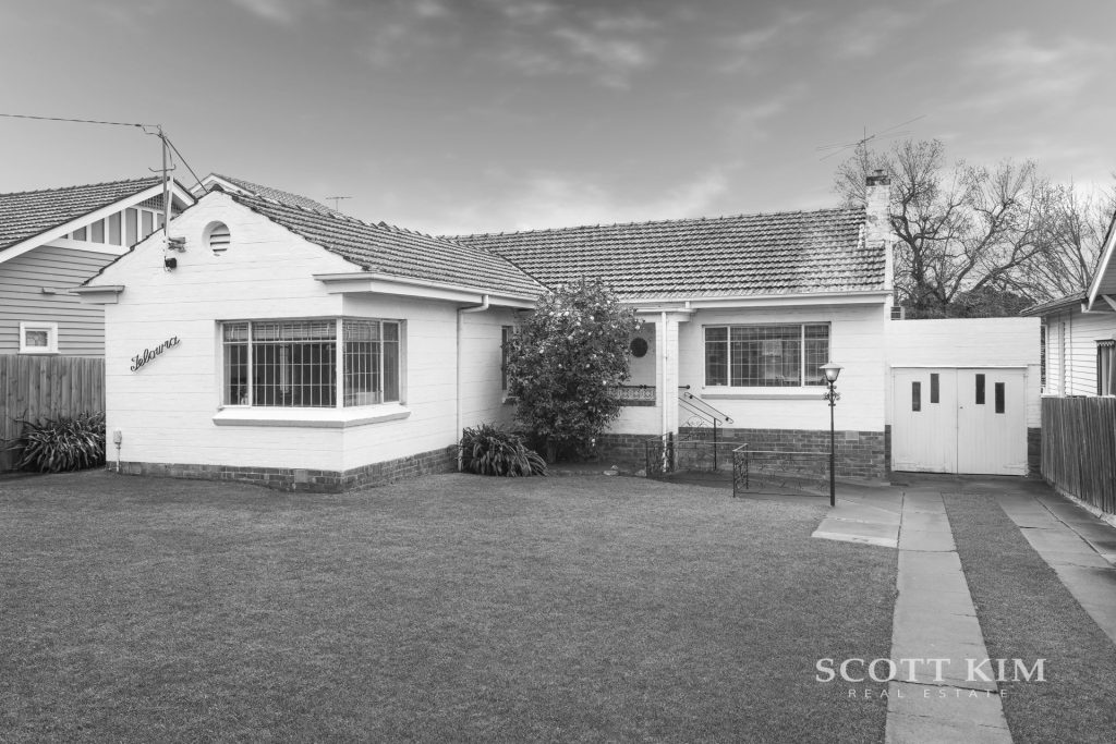 11 Edna Street,  MALVERN EAST  VIC