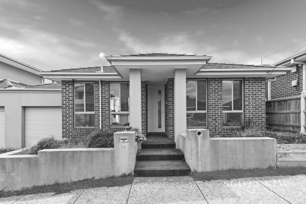 1A Dickson Street,  MOUNT WAVERLEY  VIC