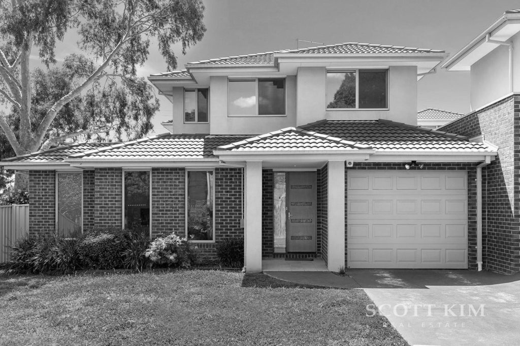 2/1 Sadie Street,  MOUNT WAVERLEY  VIC