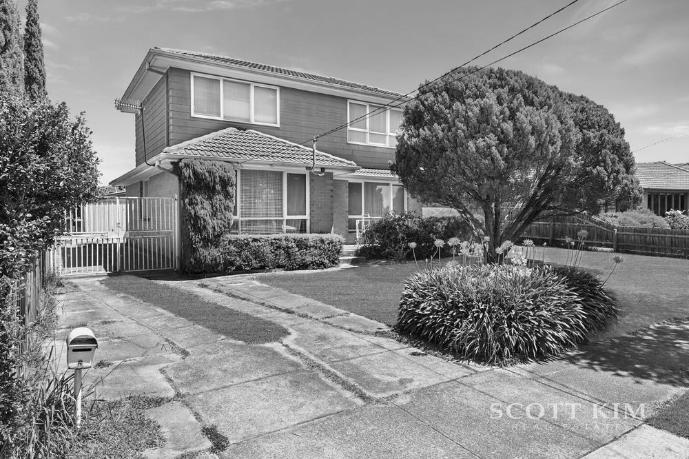 6 Vermont Street, <br> GLEN WAVERLEY  VIC  3150