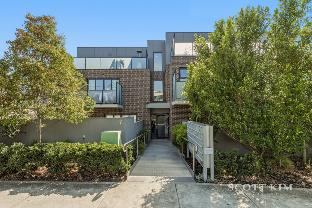 114/7 Cowra Street, <br> BRIGHTON  VIC  3186