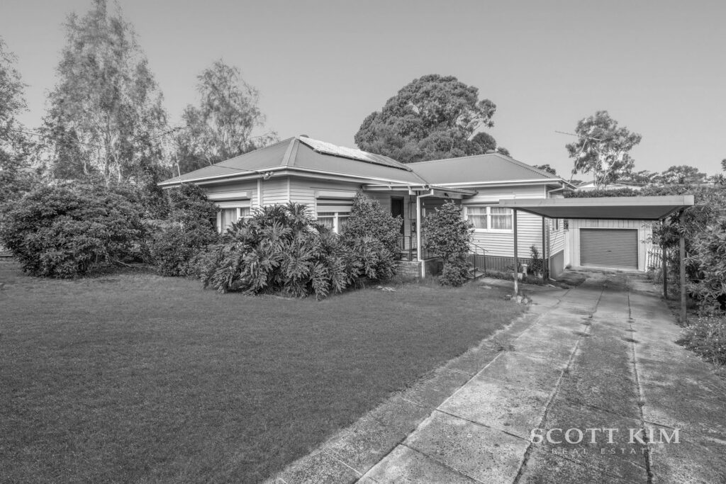 10 Darbyshire Road,  MOUNT WAVERLEY  VIC