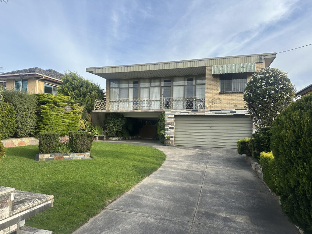 182 Highbury Road,  MOUNT WAVERLEY  VIC  3149
