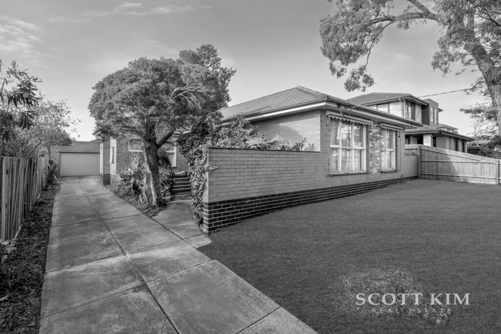 22 Kingswood Avenue,  MOUNT WAVERLEY  VIC