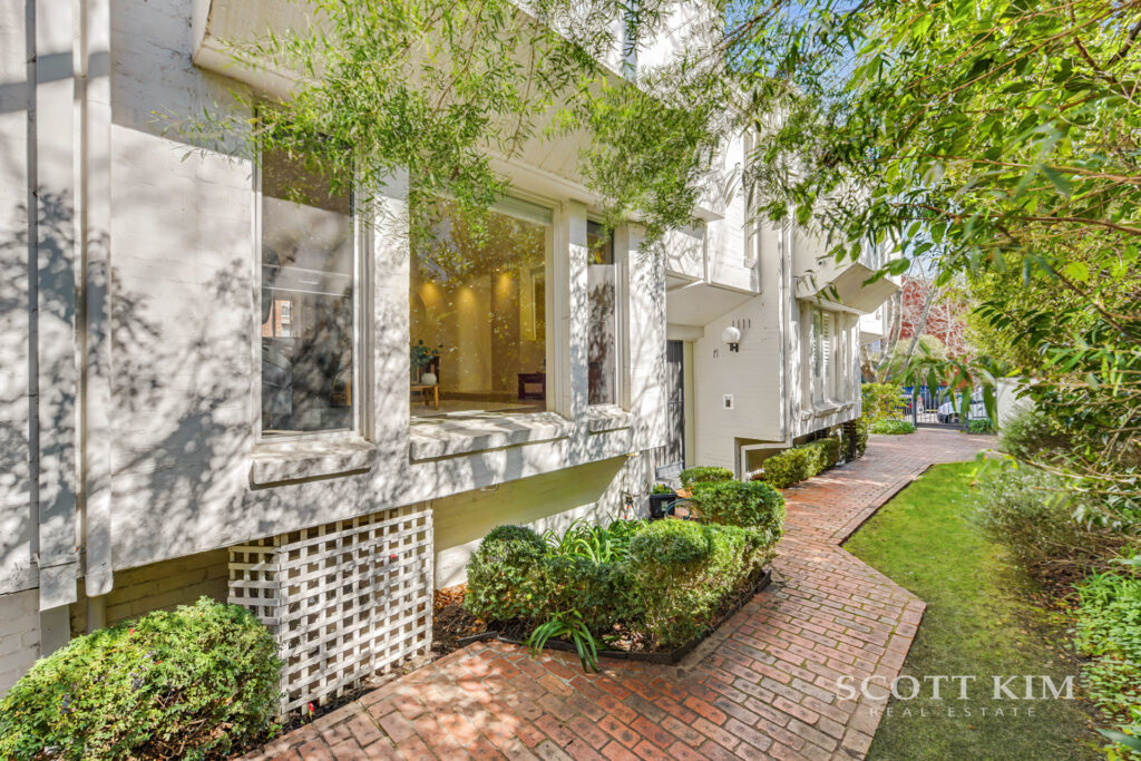 2/28 Rockley Road, <br> SOUTH YARRA  VIC  3141