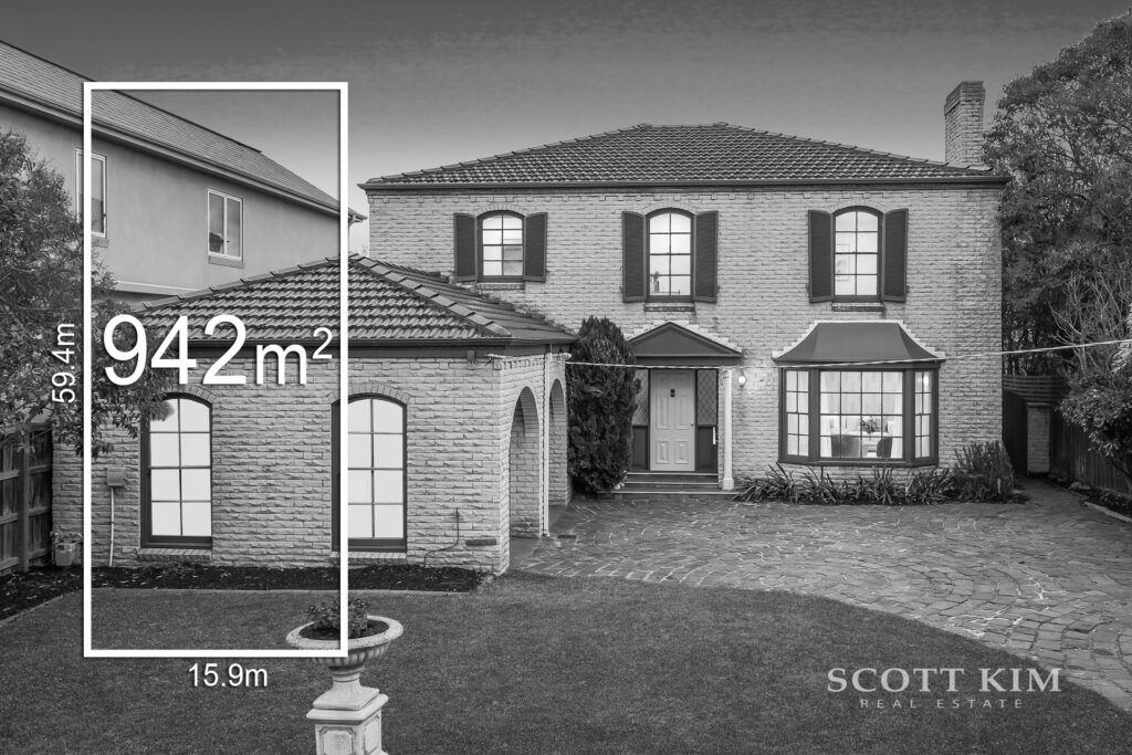 2 Donna Buang Street,  CAMBERWELL  VIC