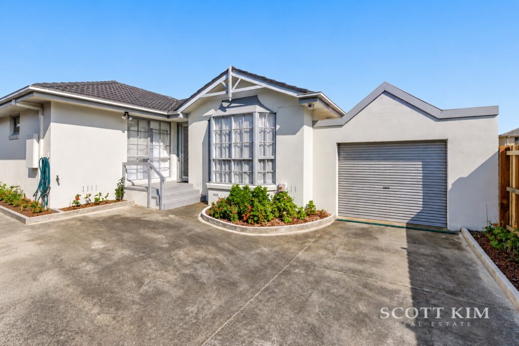 2/225 Gallaghers Road,  GLEN WAVERLEY  VIC  3150