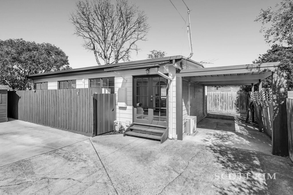 2/10 Morris Street,  PARKDALE  VIC  3195