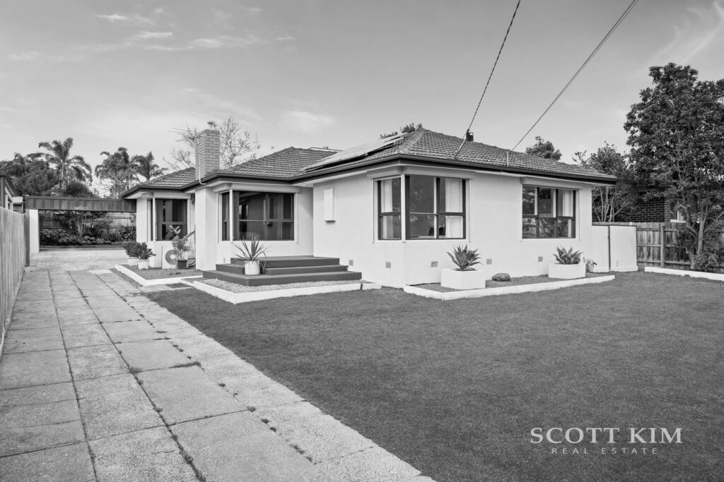 7 English Avenue,  SCORESBY  VIC  3179