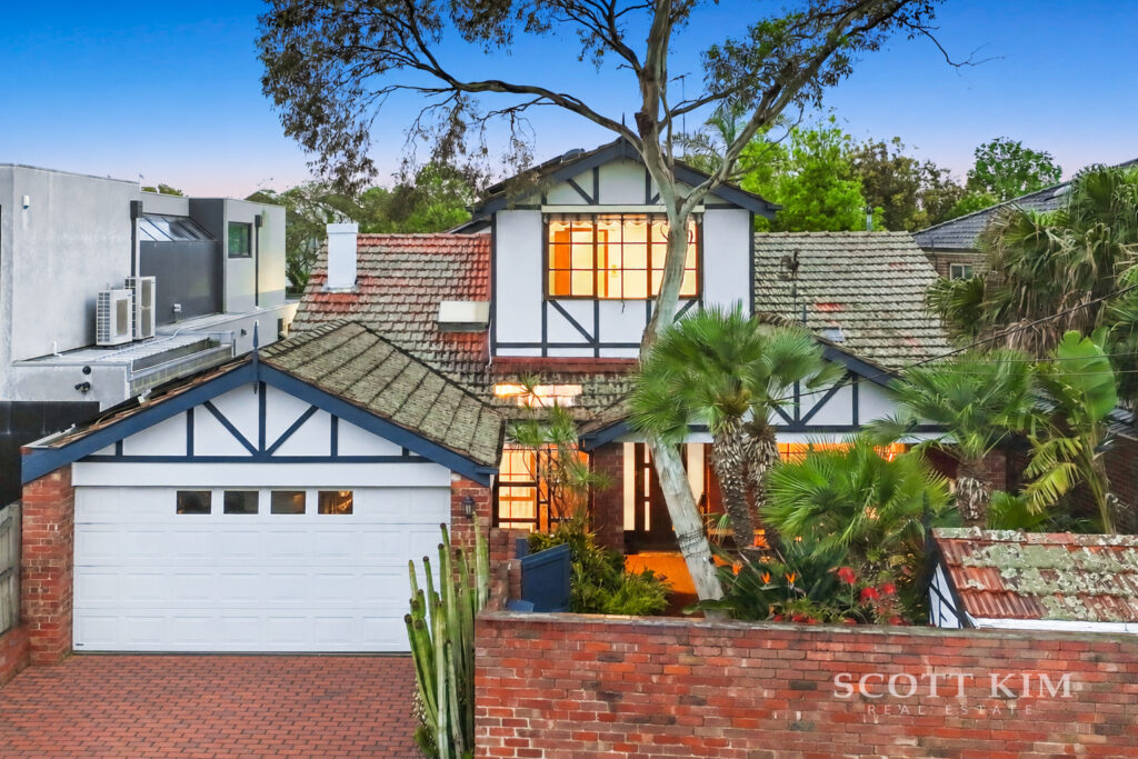 10 Ripley Grove,  CAULFIELD NORTH  VIC  3161