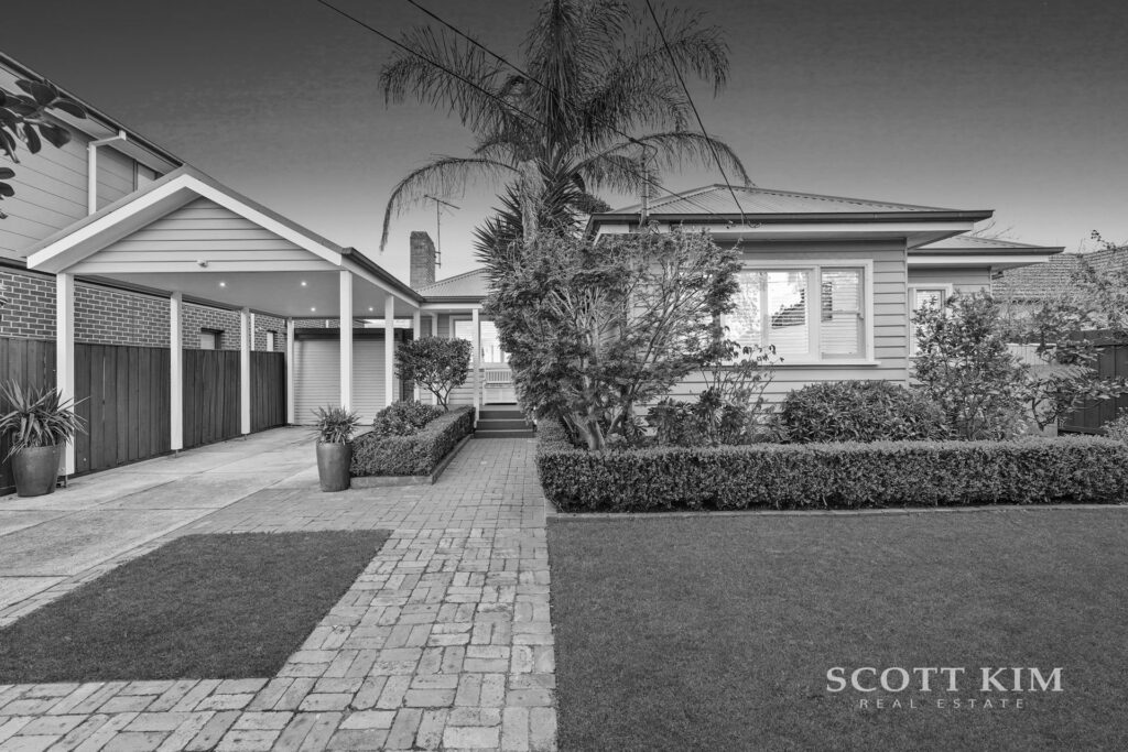 23 Leigh Street,  BENTLEIGH EAST  VIC  3165