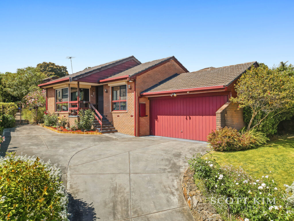 12 Parker Court,  ENDEAVOUR HILLS  VIC  3802