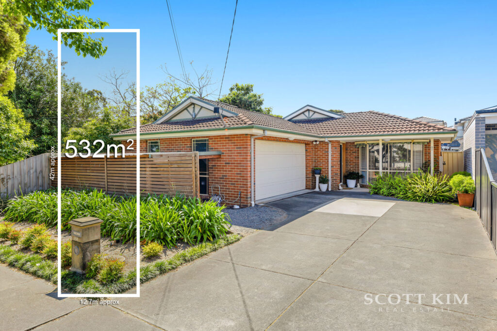8a Pamela Street,  MOUNT WAVERLEY  VIC  3149