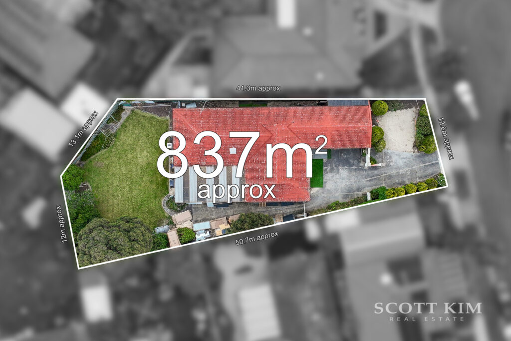 1 Lanark Court,  GLEN WAVERLEY  VIC  3150